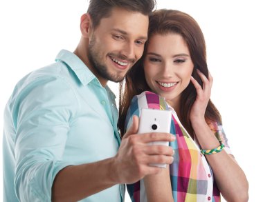 bir selfie alarak mutlu hippi çift