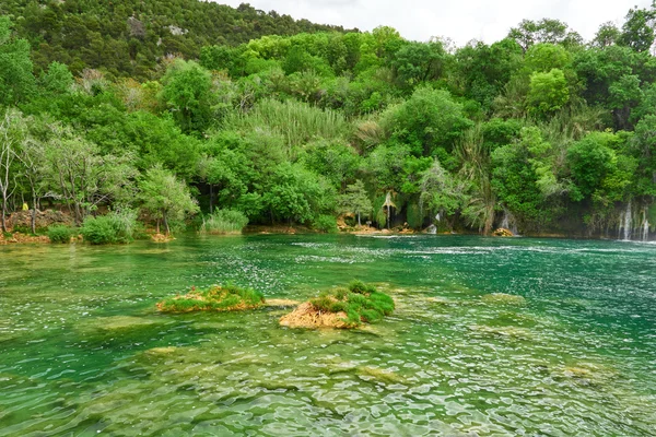 Όμορφο τοπίο κοντά Krka καταρράκτη — Φωτογραφία Αρχείου