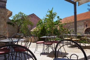 yan sokakta Hırvatistan