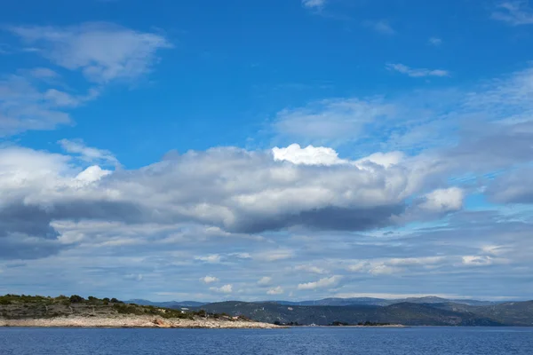 Adriatische Zee kust in Kroatië — Stockfoto