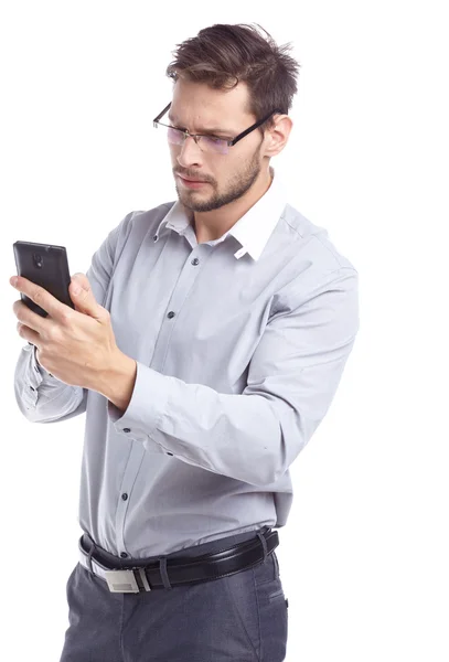 Молодий чоловік використовує мобільний телефон — стокове фото