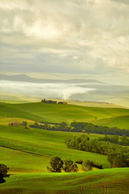 Toskana, kırsal günbatımı manzara.