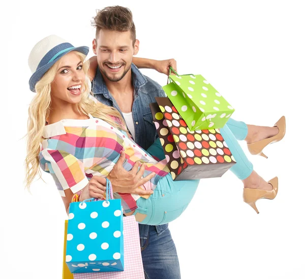 Cuplu cu saci de cumpărături — Fotografie, imagine de stoc