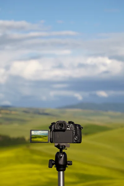 トスカーナの丘を撮影カメラ — ストック写真
