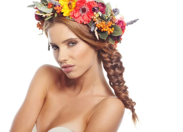 Beautiful woman with a wreath on his head — Stock Photo, Image