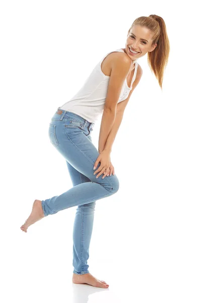 Dívka v džíny a bílé tričko — Stock fotografie