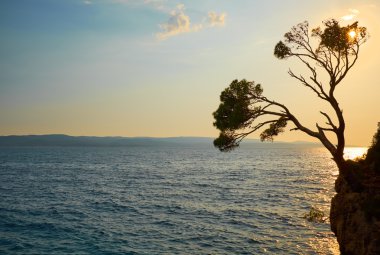 Gün batımında Rock Island