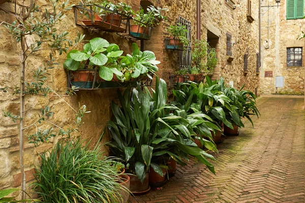 Streets of old italian villages — Stock Photo, Image