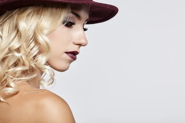 帽子のセクシーな女性 — ストック写真