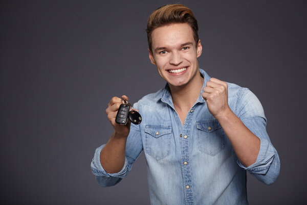 Человек с ключами от машины
