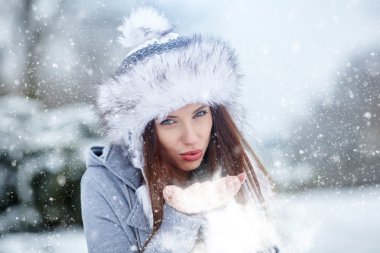 kadın kış portresi