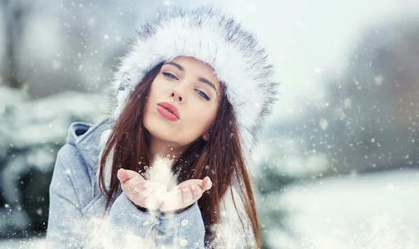 Mulher retrato de inverno — Fotografia de Stock