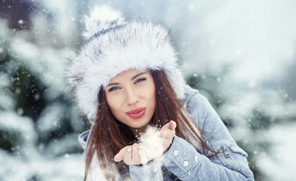 Žena zimní portrét — Stock fotografie