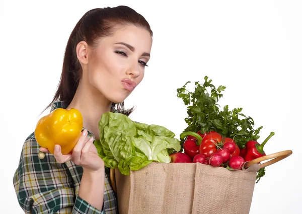 Frau mit frischen Lebensmitteln — Stockfoto