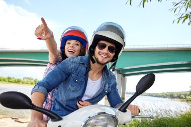 Scooter birlikte sürüş Çift