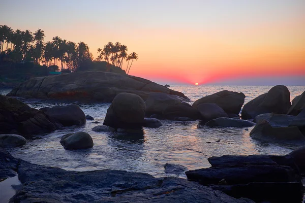 Hermosa puesta de sol en la playa —  Fotos de Stock