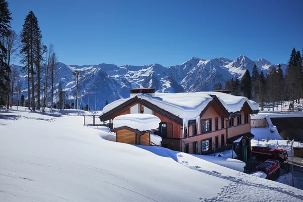 Station de ski de montagne — Photo