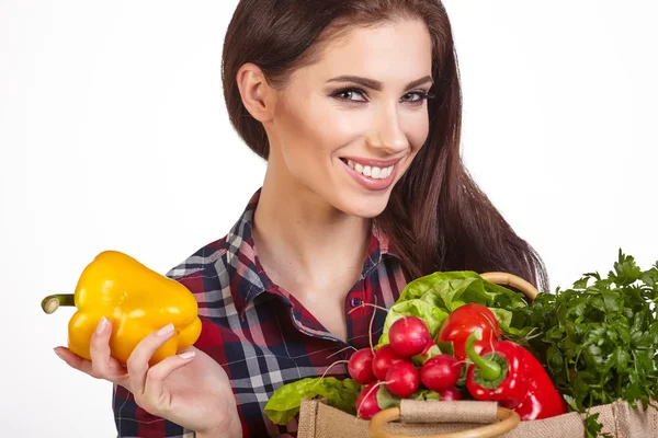 Femme avec épicerie en sac — Photo