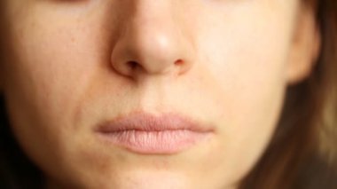 Kadının yüzüne yakın çekim