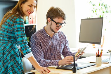 Beyaz arkaplanda soyut duman