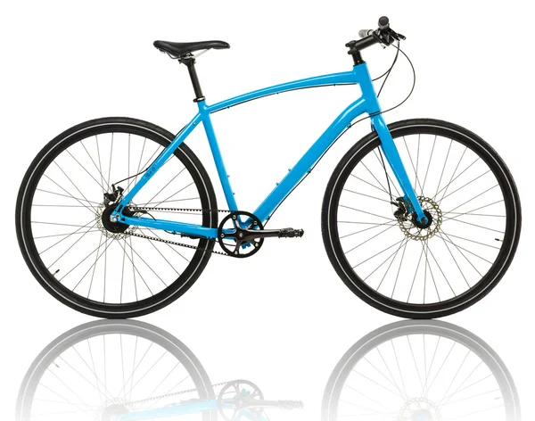 Neues blaues Fahrrad isoliert auf einem weißen — Stockfoto