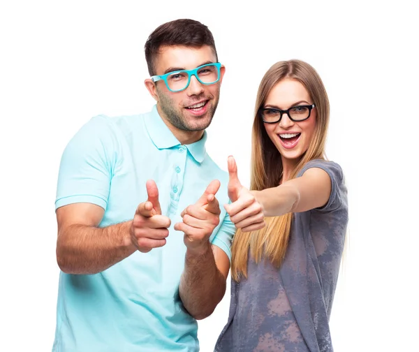 Feliz casal sorrindo segurando o polegar até gesto, bela jovem m — Fotografia de Stock