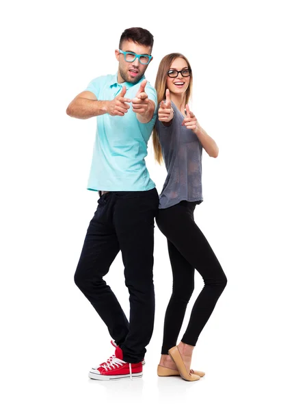 Lyckliga paret leende anläggning tummen upp gest, vackra unga m — Stockfoto