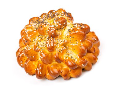 Beyaz üzerine susam ve haşhaş tohumları ile ile taze ve lezzetli çörekler