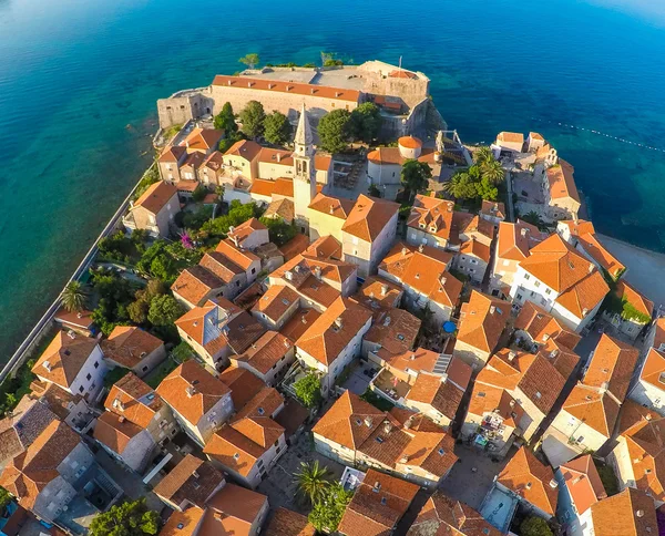 View of old town Budva from the top: Ancient walls and tiled roo — Stock Photo, Image