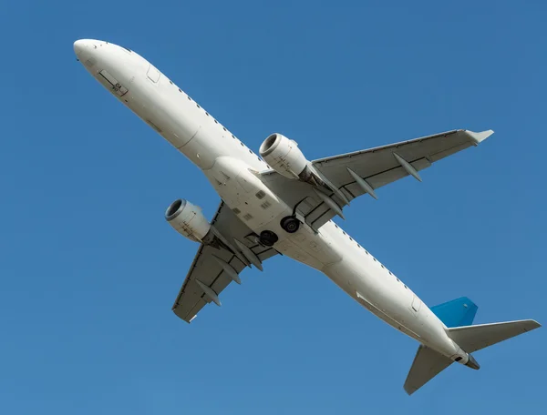 Avión en el cielo — Foto de Stock