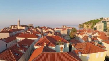 Budva eski kasaba yukarıda uçan