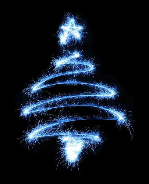 Kerstboom gemaakt door sparkler op een zwart — Stockfoto
