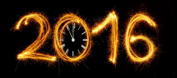 Mutlu yeni yıl - 2016 bla üzerinde havai fişekleri ile yapılan Saat yüzü ile — Stok fotoğraf