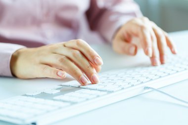 Klavyede yazarak işçisi kadın ofis