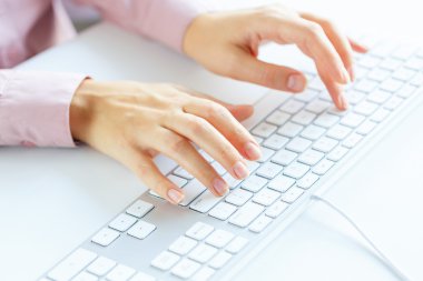 Klavyede yazarak işçisi kadın ofis