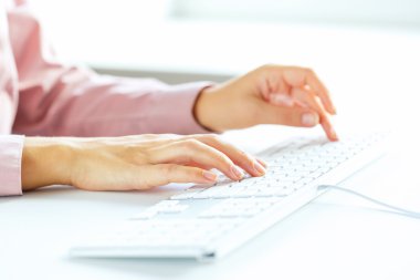 Klavyede yazarak işçisi kadın ofis