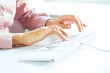 Klavyede yazarak işçisi kadın ofis