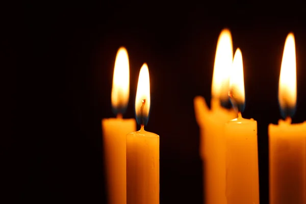 Muitas velas acesas — Fotografia de Stock