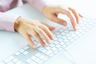 Klavyede yazarak işçisi kadın ofis