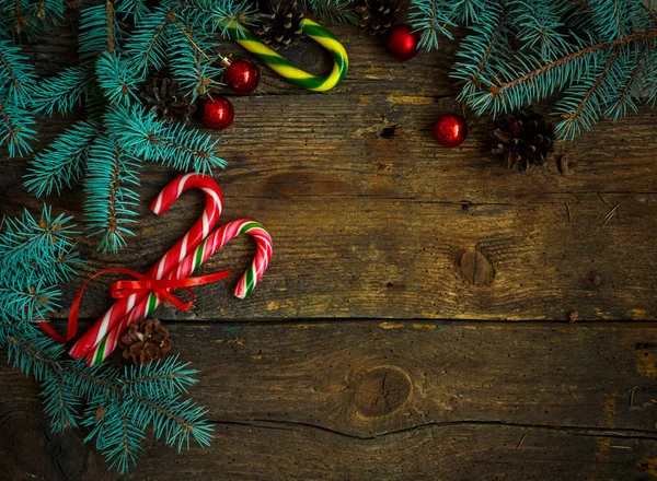 Boże Narodzenie granica z gałęzie drzewa jodły, szyszki, Boże Narodzenie decora — Zdjęcie stockowe