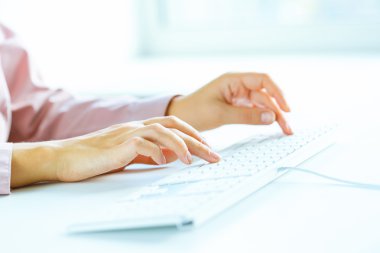 Klavyede yazarak işçisi kadın ofis