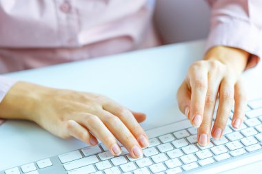 Klavyede yazarak işçisi kadın ofis
