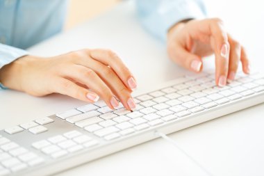 Klavyede yazarak işçisi kadın ofis