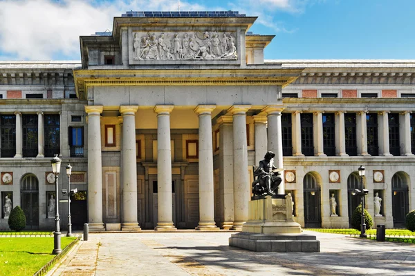 Monumento de Velasquez perto do museu do Prado — Fotografia de Stock