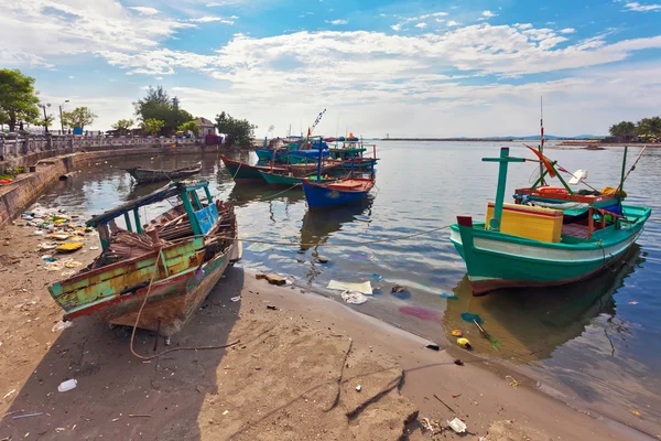 Fishing boats in port — Stock Photo, Image