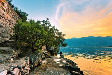 Denizde gün batımı 