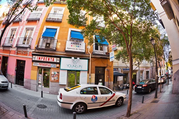 Rue centrale la plus calme de Madrid — Photo