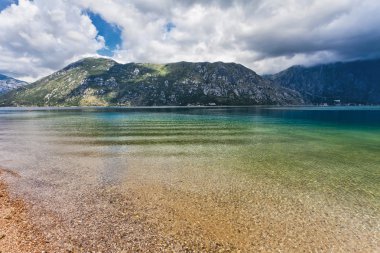 Deniz ve dağlar kötü havada