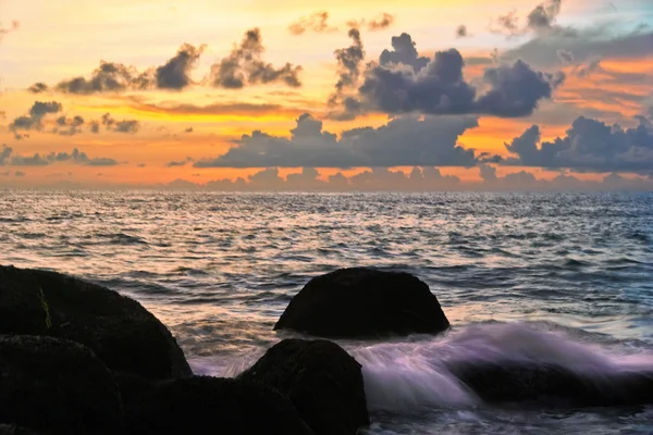 Paisagem tropical do pôr do sol — Fotografia de Stock