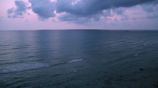 Mar tropical al atardecer — Vídeos de Stock